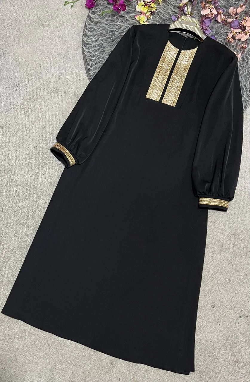 عبایی بلند